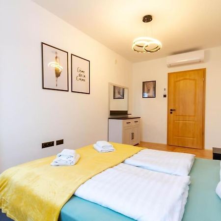 Apartmán Gozsdu White Raven 3 - Terrace And Free Underground Parking Budapešť Exteriér fotografie
