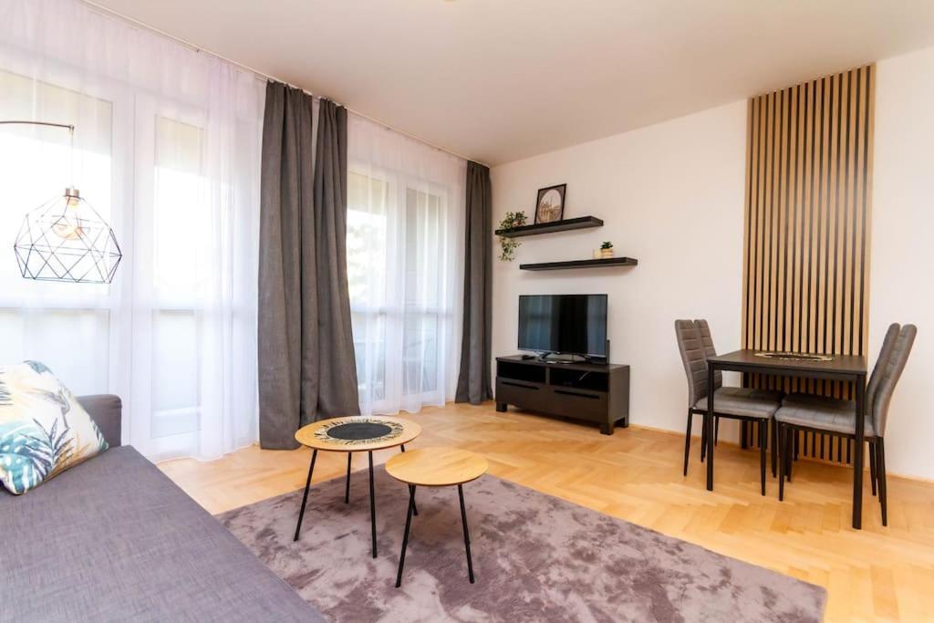 Apartmán Gozsdu White Raven 3 - Terrace And Free Underground Parking Budapešť Exteriér fotografie