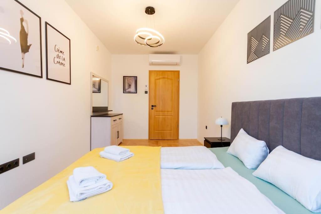 Apartmán Gozsdu White Raven 3 - Terrace And Free Underground Parking Budapešť Exteriér fotografie
