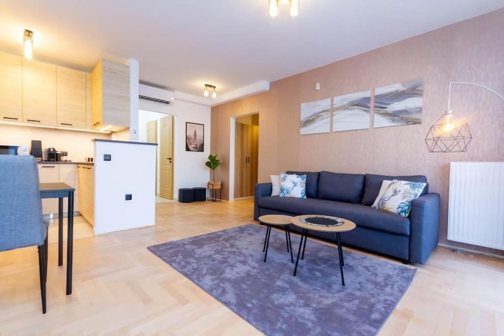 Apartmán Gozsdu White Raven 3 - Terrace And Free Underground Parking Budapešť Exteriér fotografie