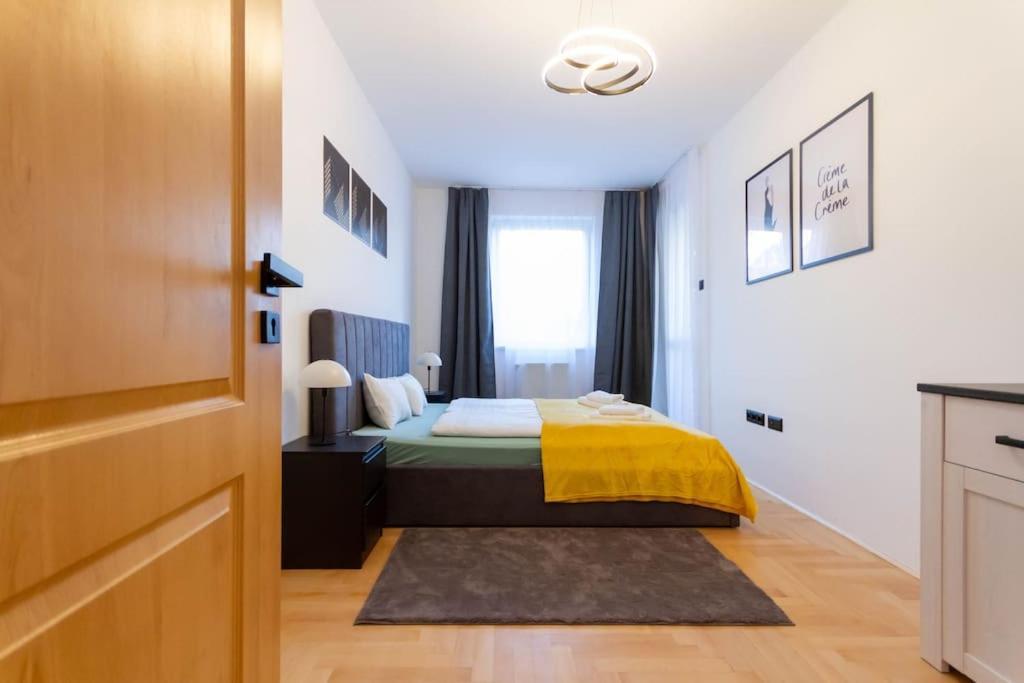 Apartmán Gozsdu White Raven 3 - Terrace And Free Underground Parking Budapešť Exteriér fotografie