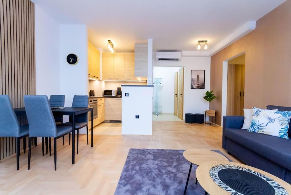 Apartmán Gozsdu White Raven 3 - Terrace And Free Underground Parking Budapešť Exteriér fotografie