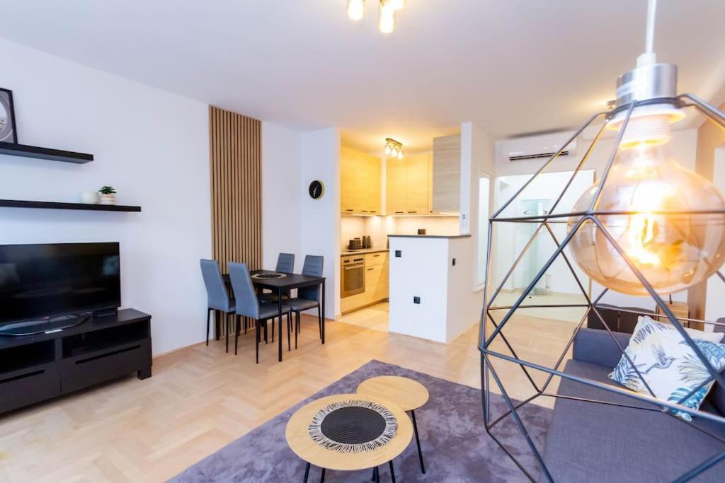 Apartmán Gozsdu White Raven 3 - Terrace And Free Underground Parking Budapešť Exteriér fotografie