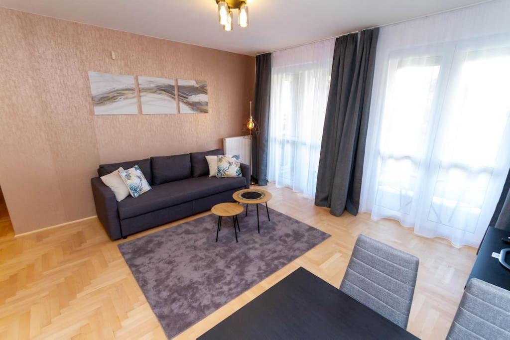 Apartmán Gozsdu White Raven 3 - Terrace And Free Underground Parking Budapešť Exteriér fotografie